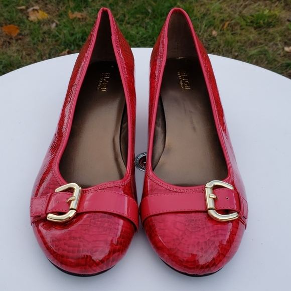 size 12 wide womens shoes